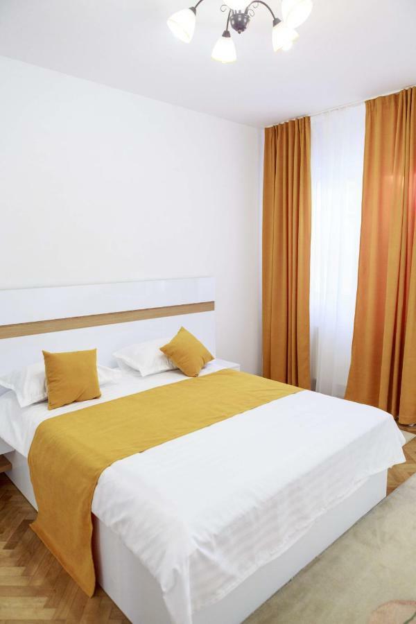 Strada Muresenilor - Savas Apartament Braşov Buitenkant foto