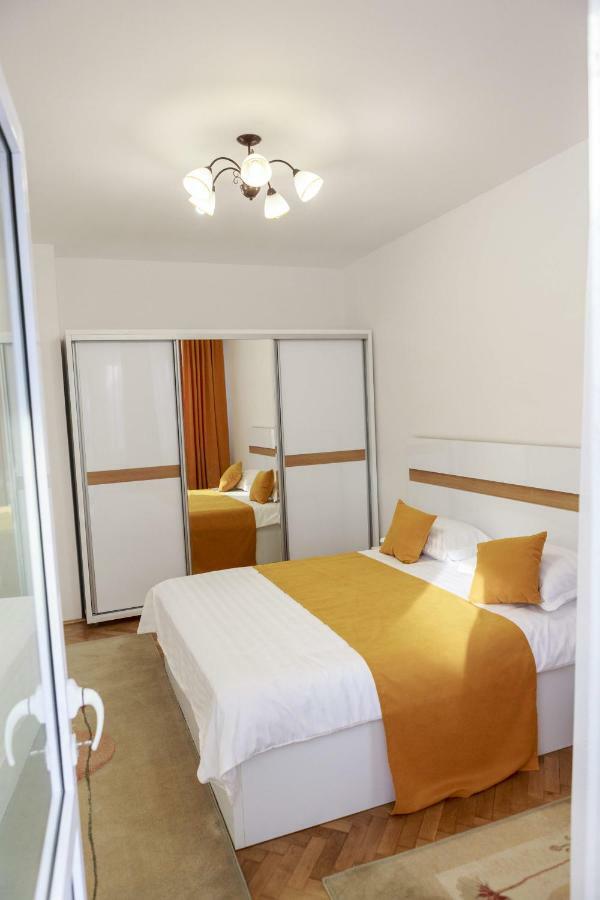 Strada Muresenilor - Savas Apartament Braşov Buitenkant foto